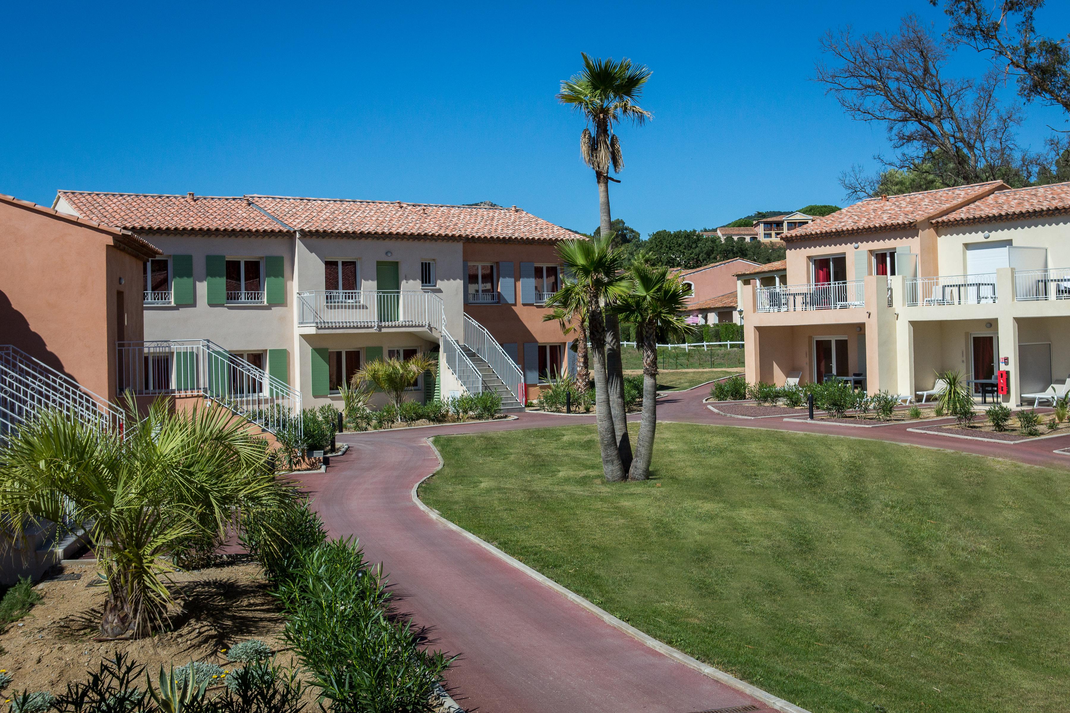 غريمو Sowell Residences Les Perles Du Golfe De Saint-Tropez المظهر الخارجي الصورة