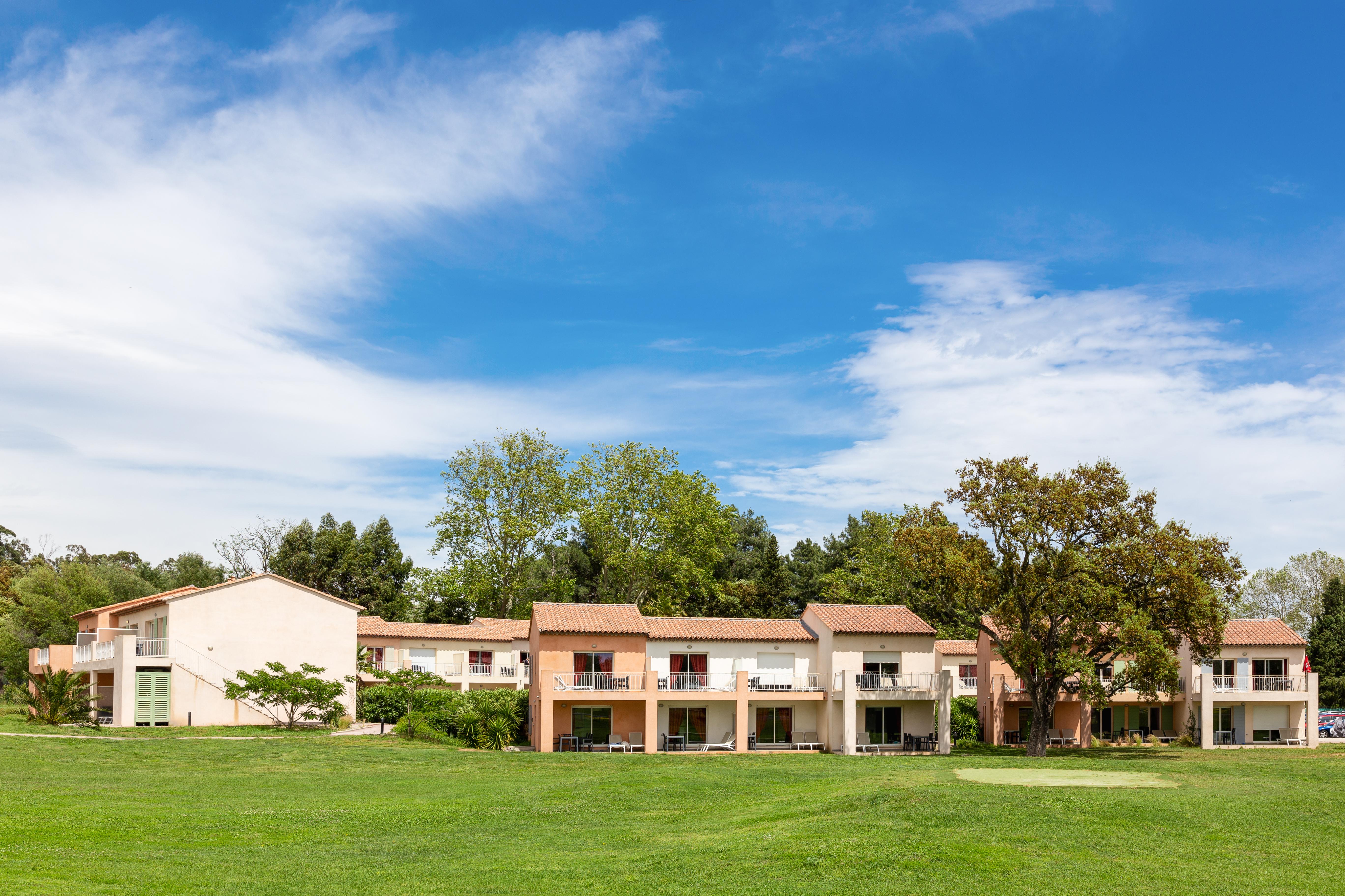 غريمو Sowell Residences Les Perles Du Golfe De Saint-Tropez المظهر الخارجي الصورة